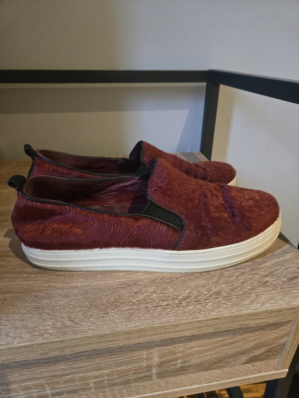 Skechers Women's Slip-On Loafers in Burgundy Faux-Hair SIZE 8